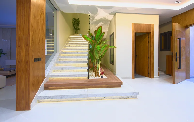 Entrance & stairs · Ground floor